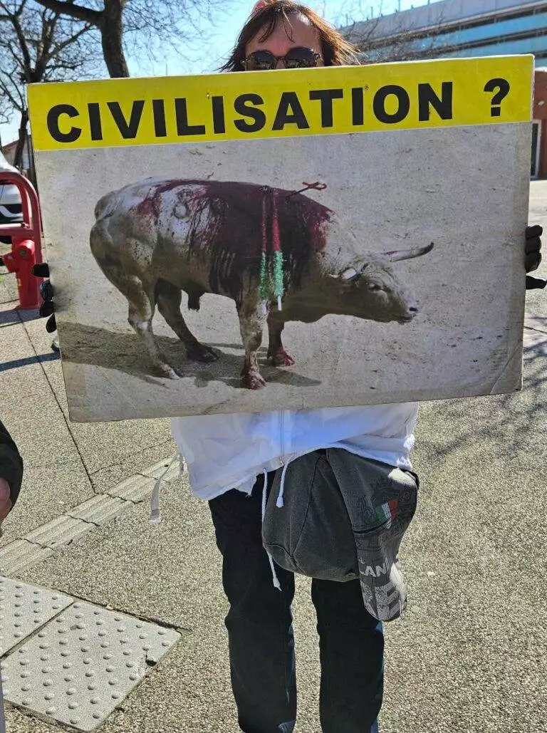 20250315_manifestation contre les entrainements_Parejo_Dans l'intimité d'un torero (10)